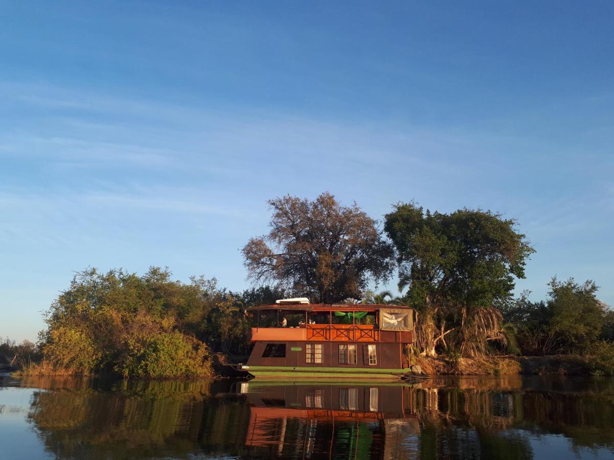 Kubu Queen Houseboat Hotel Shakawe Zewnętrze zdjęcie